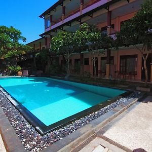 Pesona Beach Inn